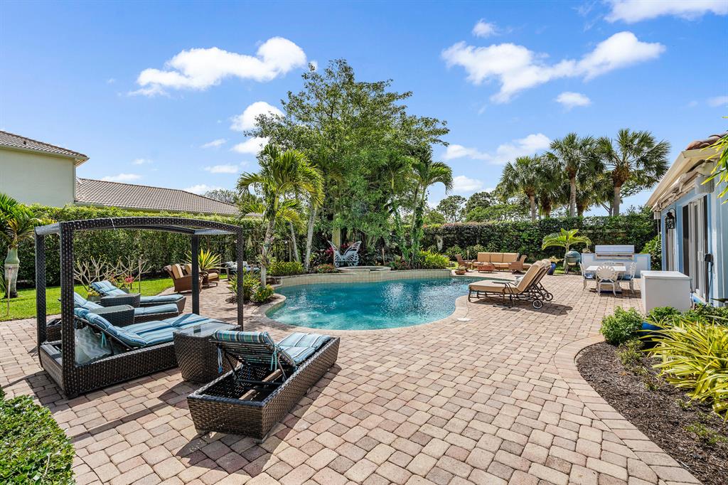 Admirals Cove - Residential