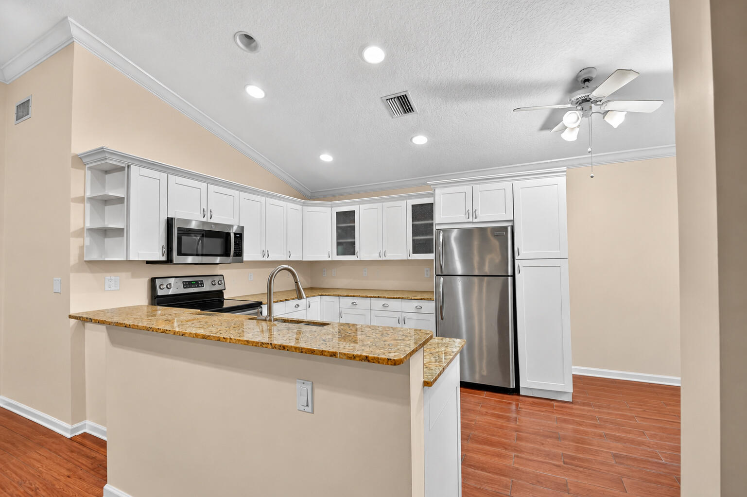 Properties 174 HARBOR LAKE Circle