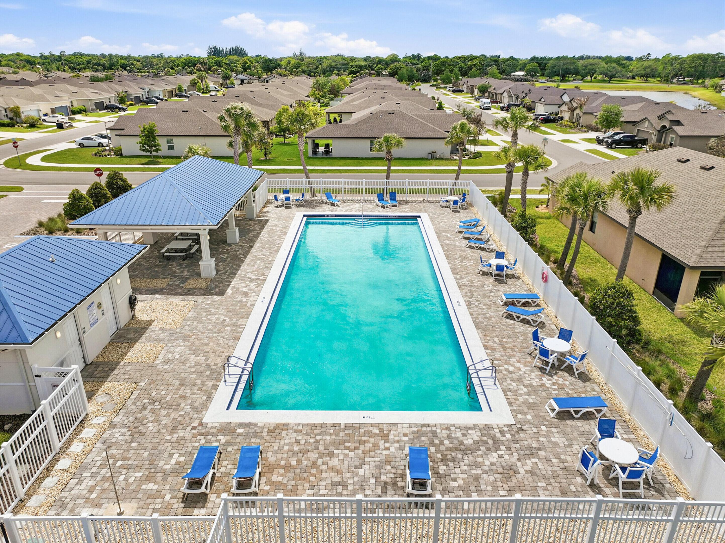 CELEBRATION POINTE - Residential