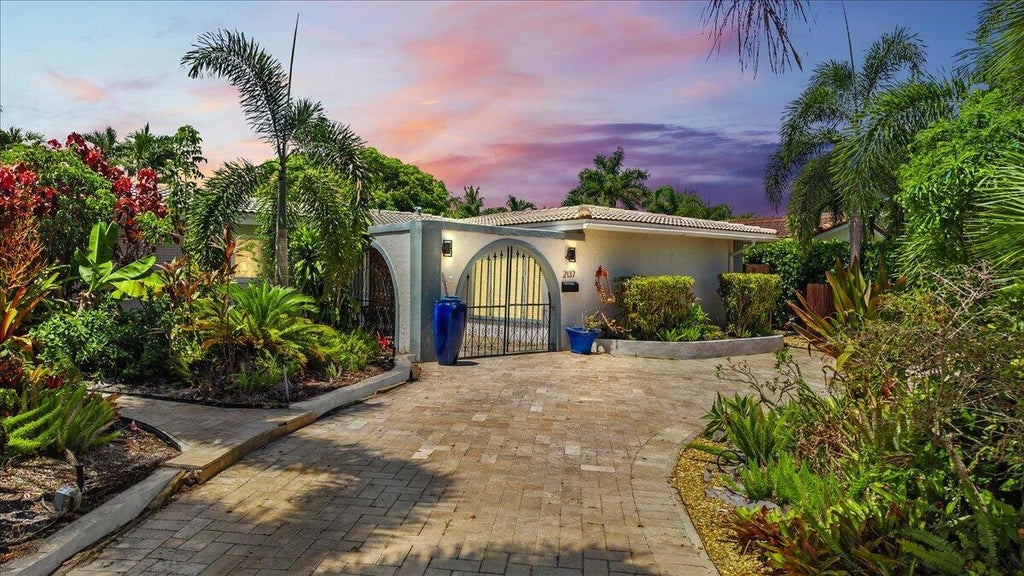 Photo of 2137 NE 17TH Avenue, Wilton Manors, FL 33305 (MLS # B26070159)