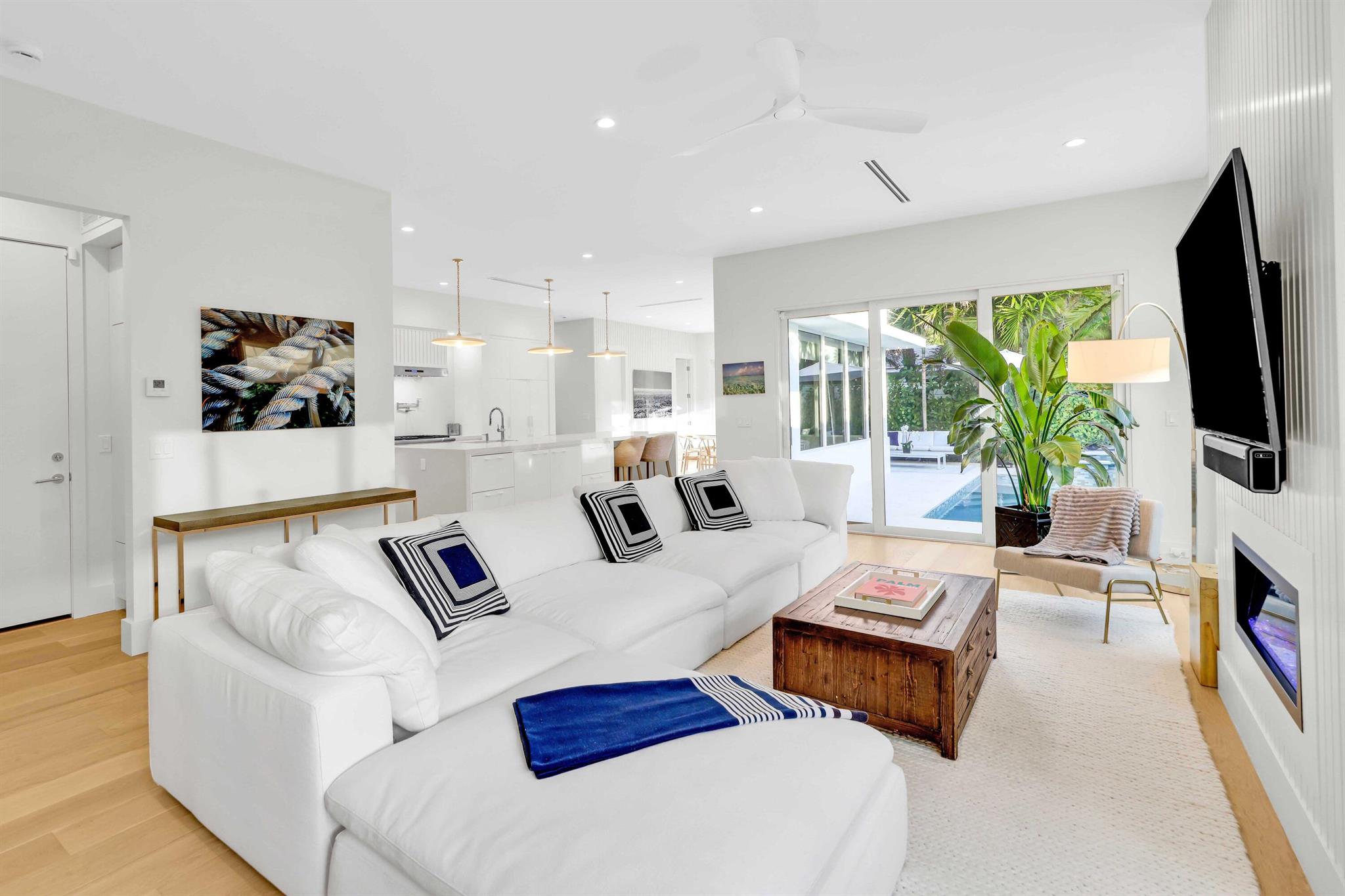 EDGEWATER - Residential