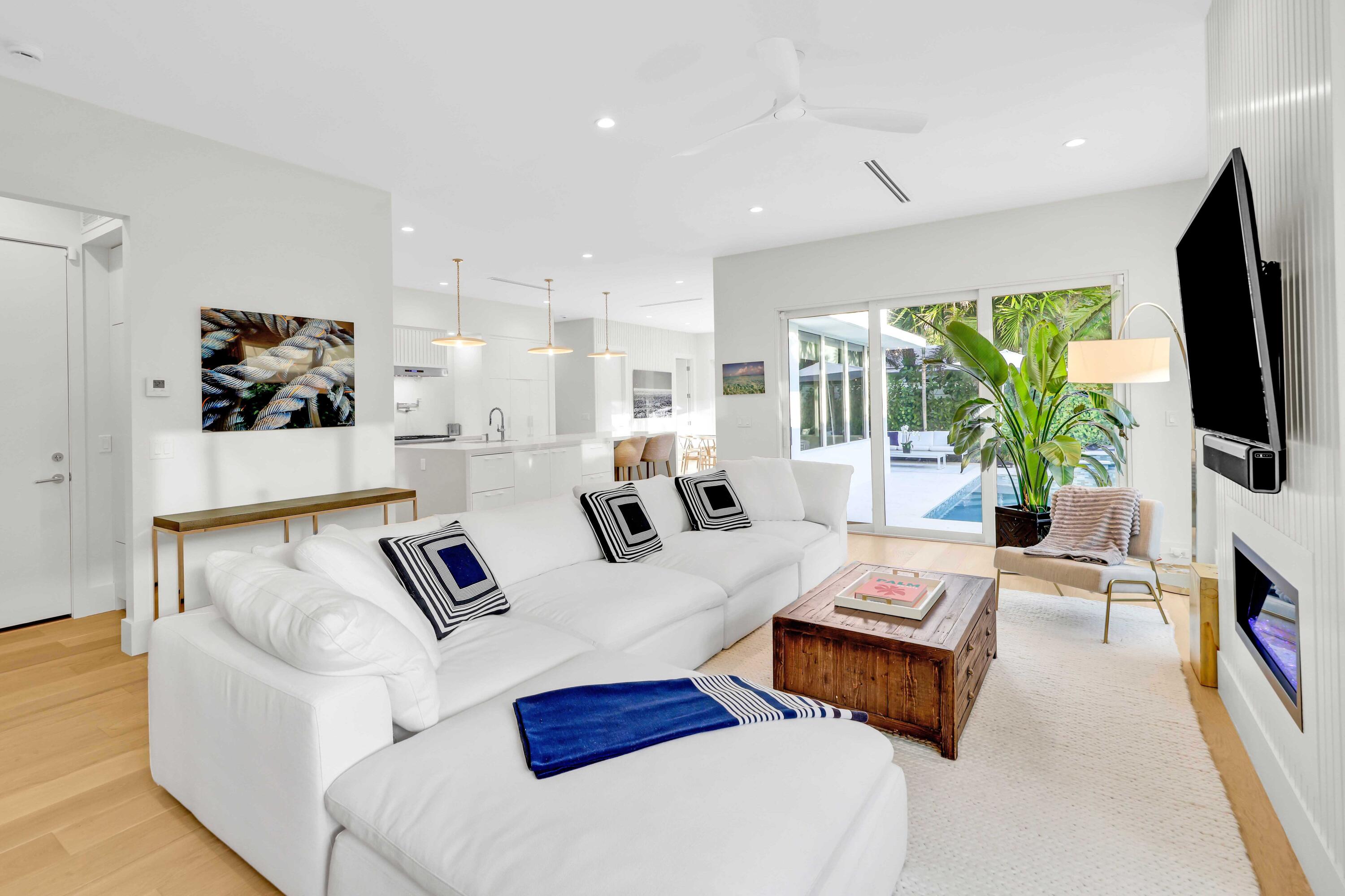 EDGEWATER - Residential