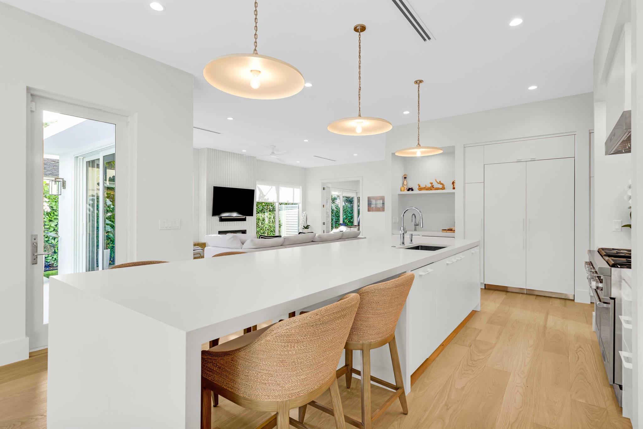 EDGEWATER - Residential