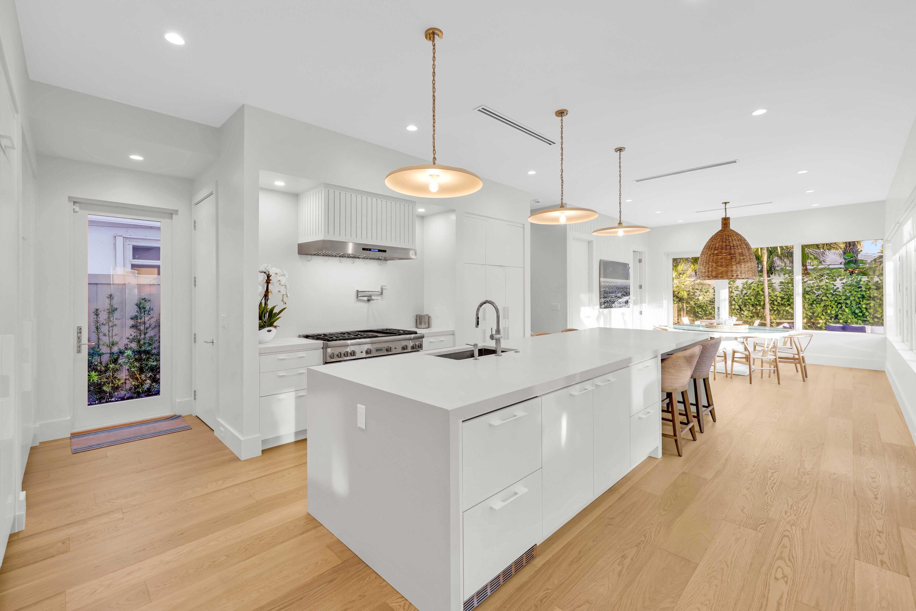 EDGEWATER - Residential