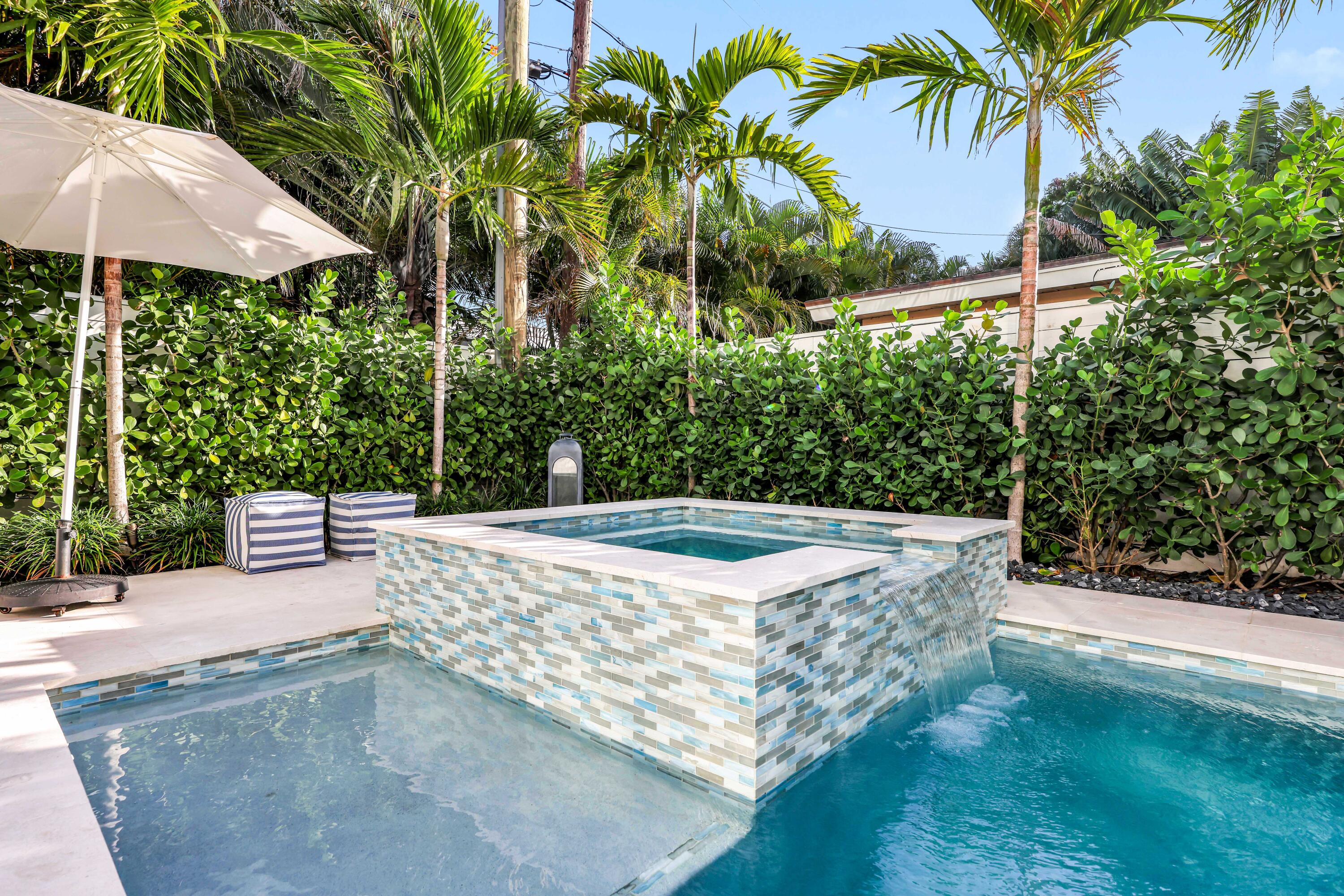 EDGEWATER - Residential