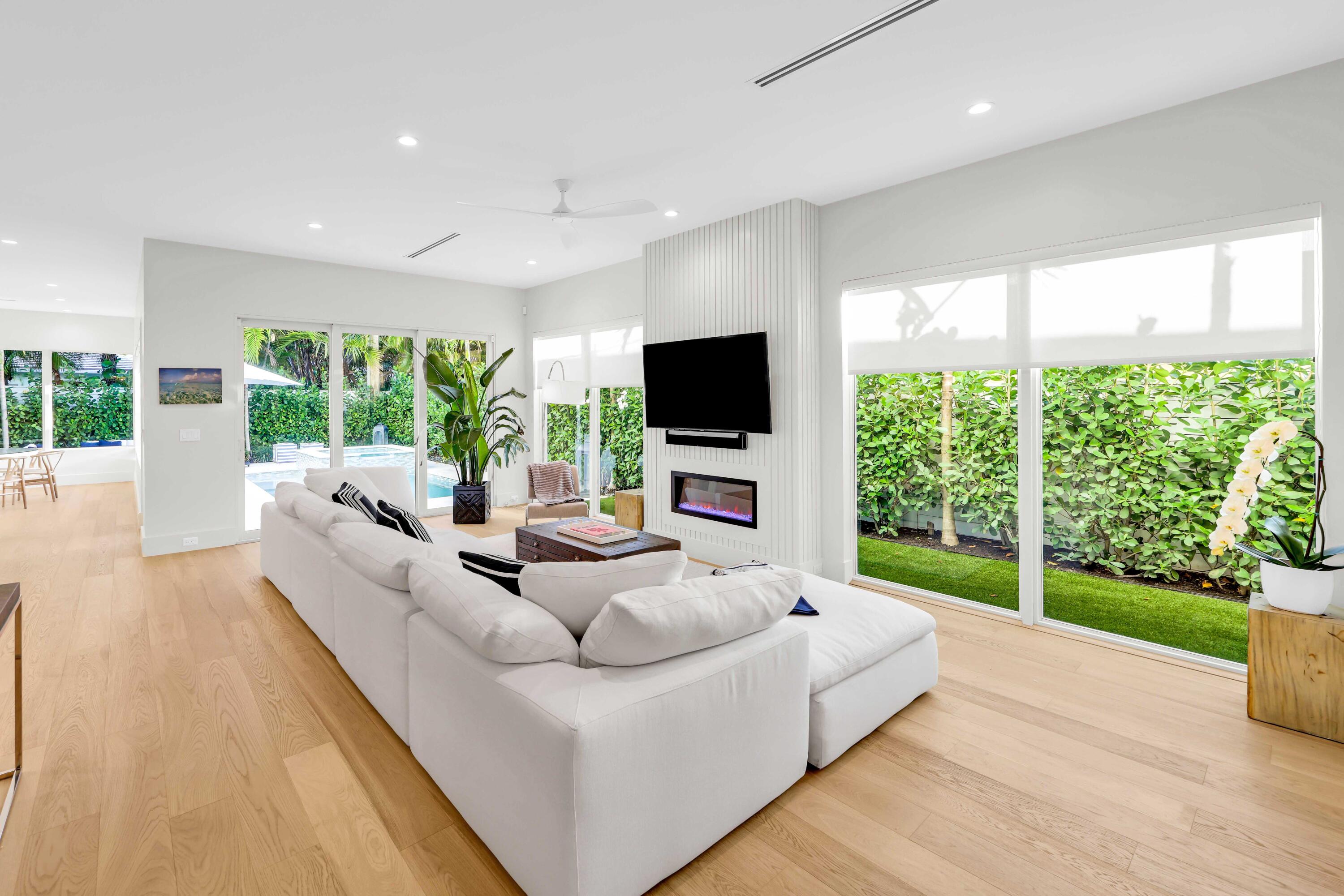 EDGEWATER - Residential