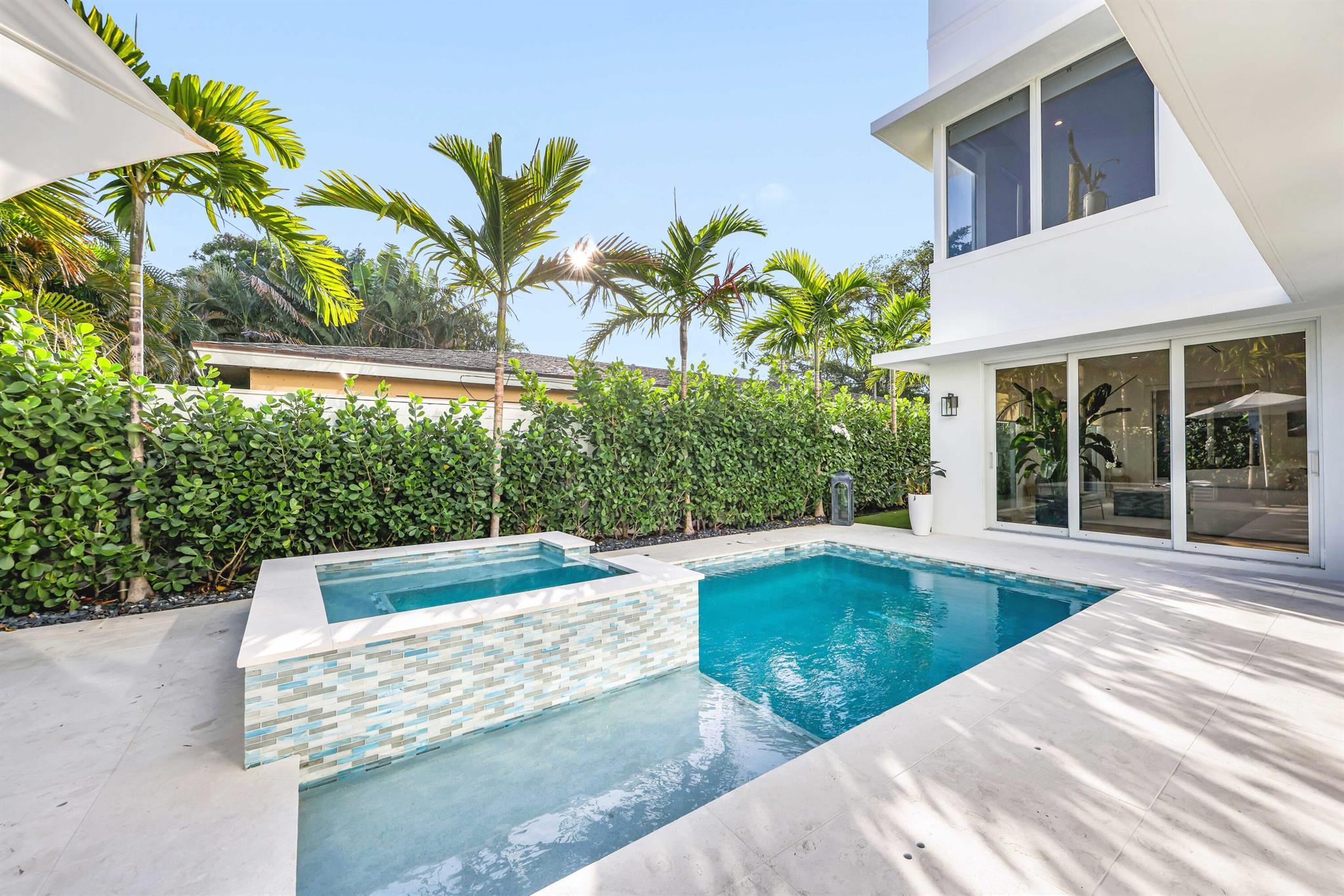 EDGEWATER - Residential