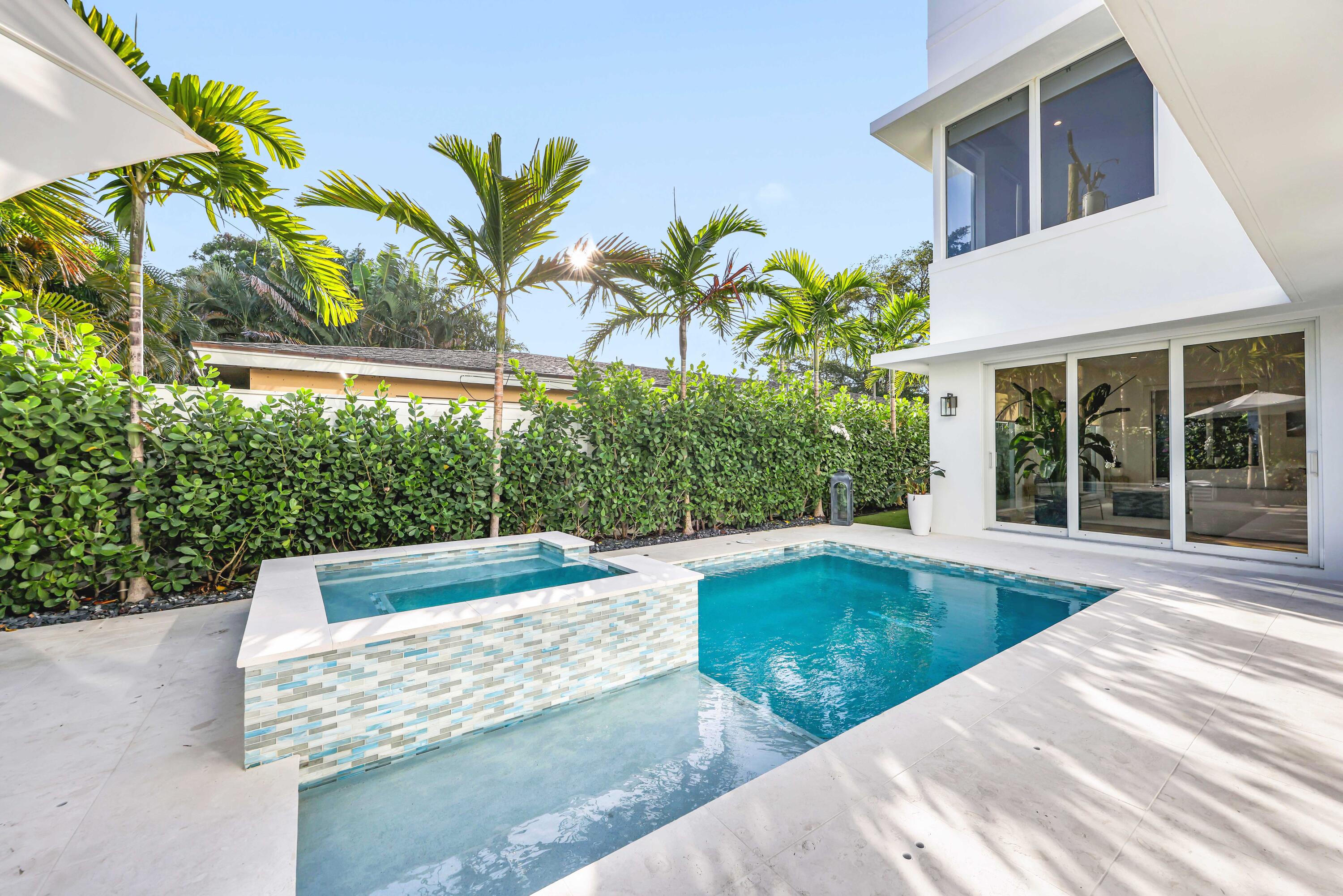 EDGEWATER - Residential