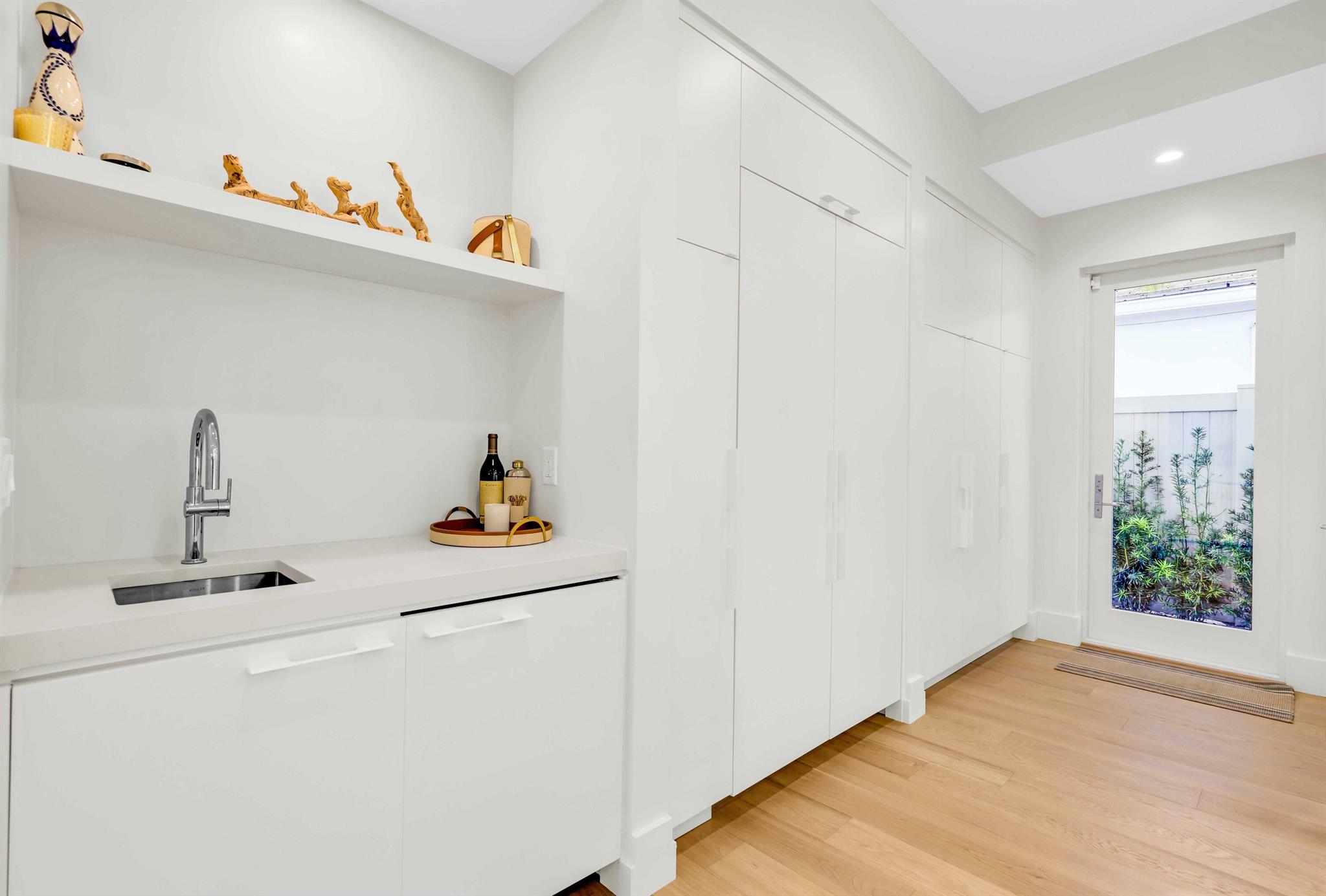 EDGEWATER - Residential