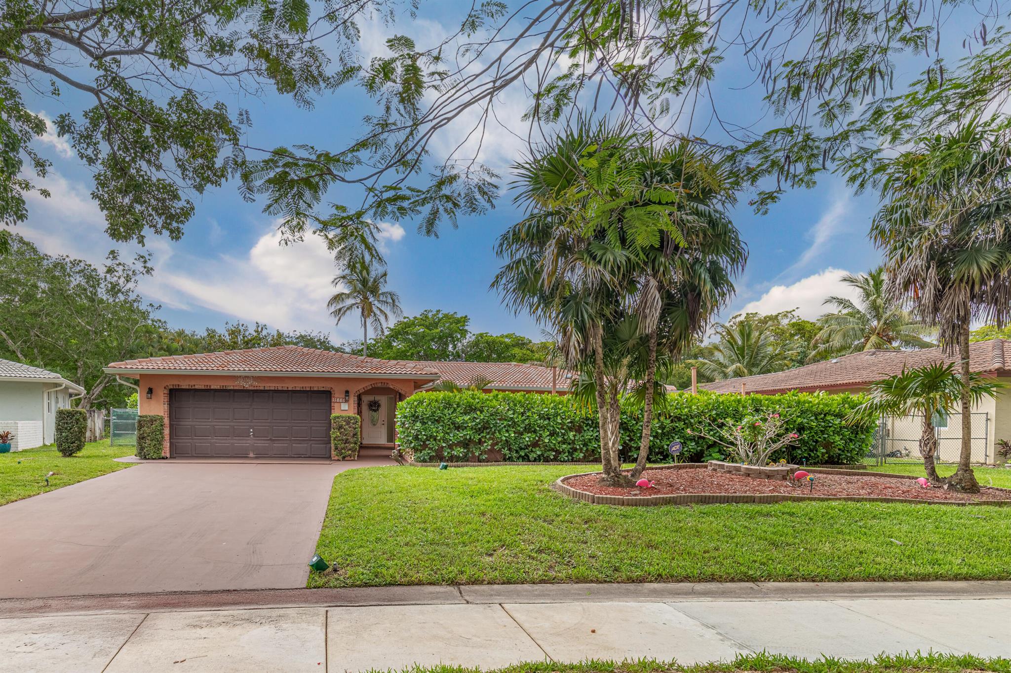 11886 NW 24 Street
