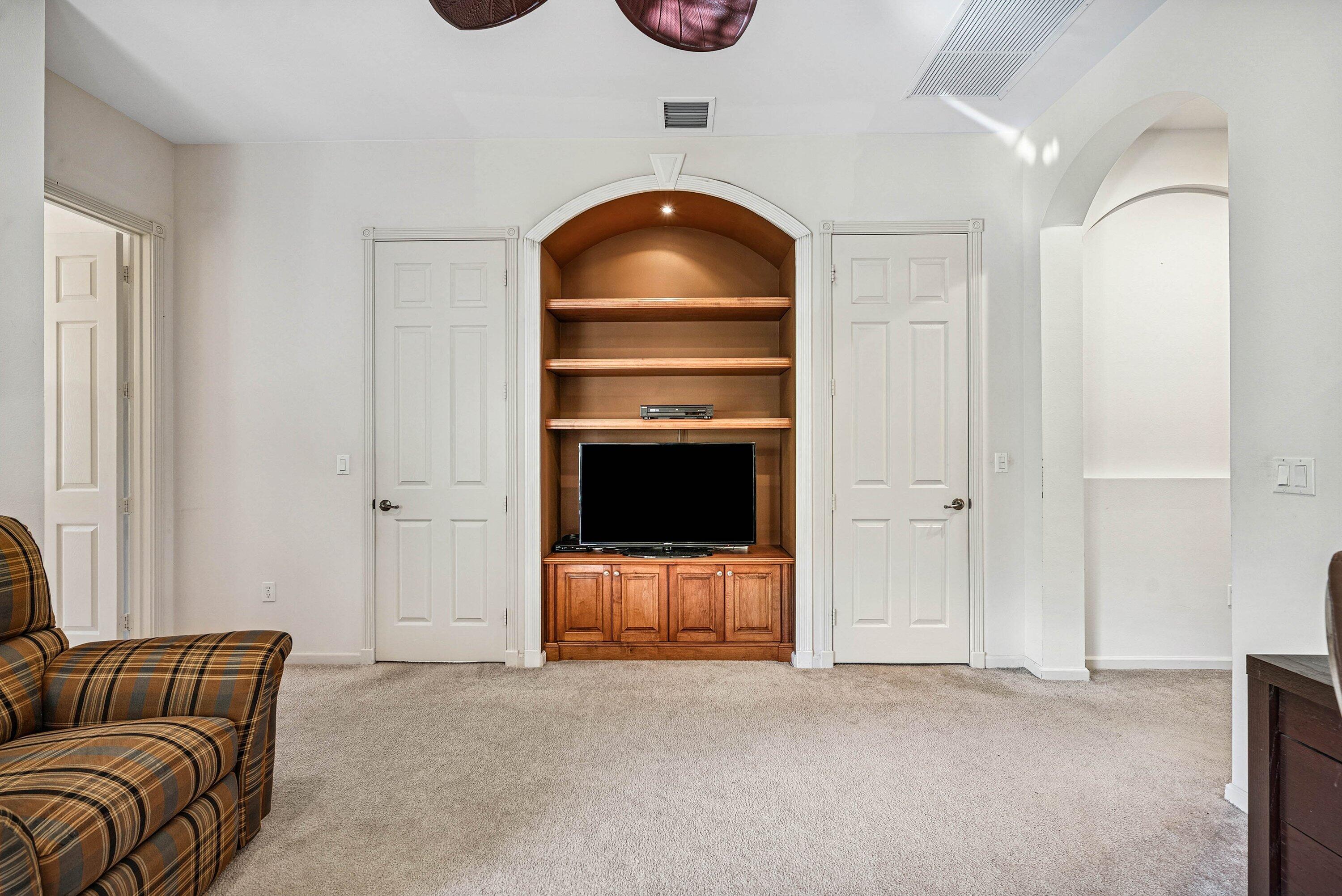 TIVOLI LAKES - Residential