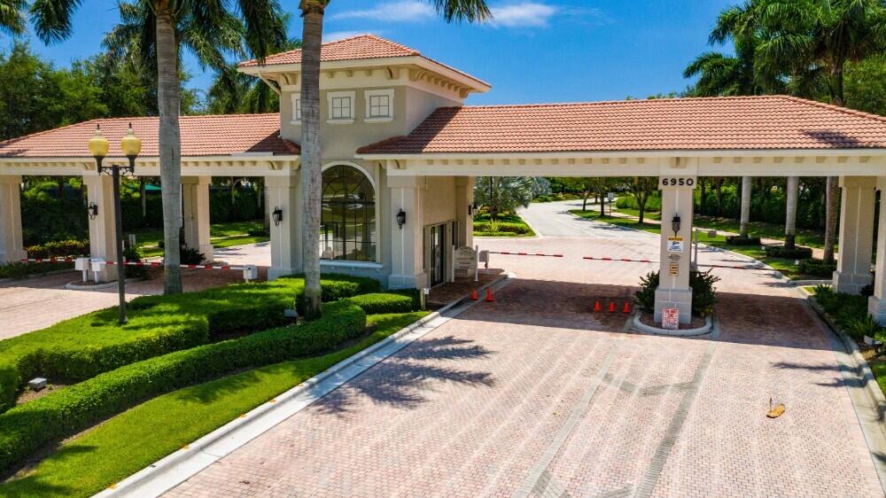 TIVOLI LAKES - Residential