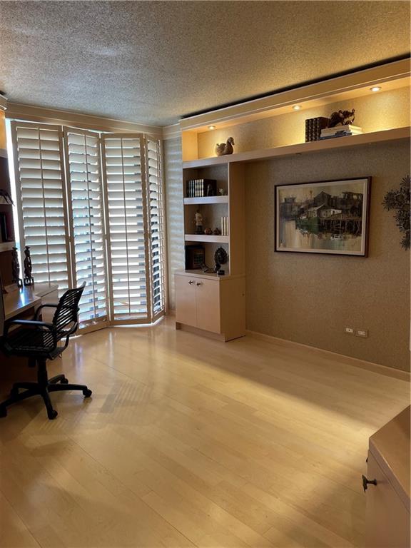 Williams Island - Residential