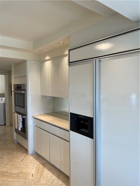 Williams Island - Residential