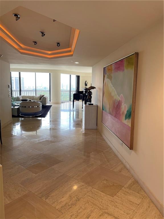 Williams Island - Residential