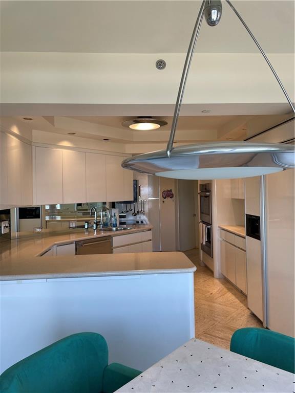 Williams Island - Residential
