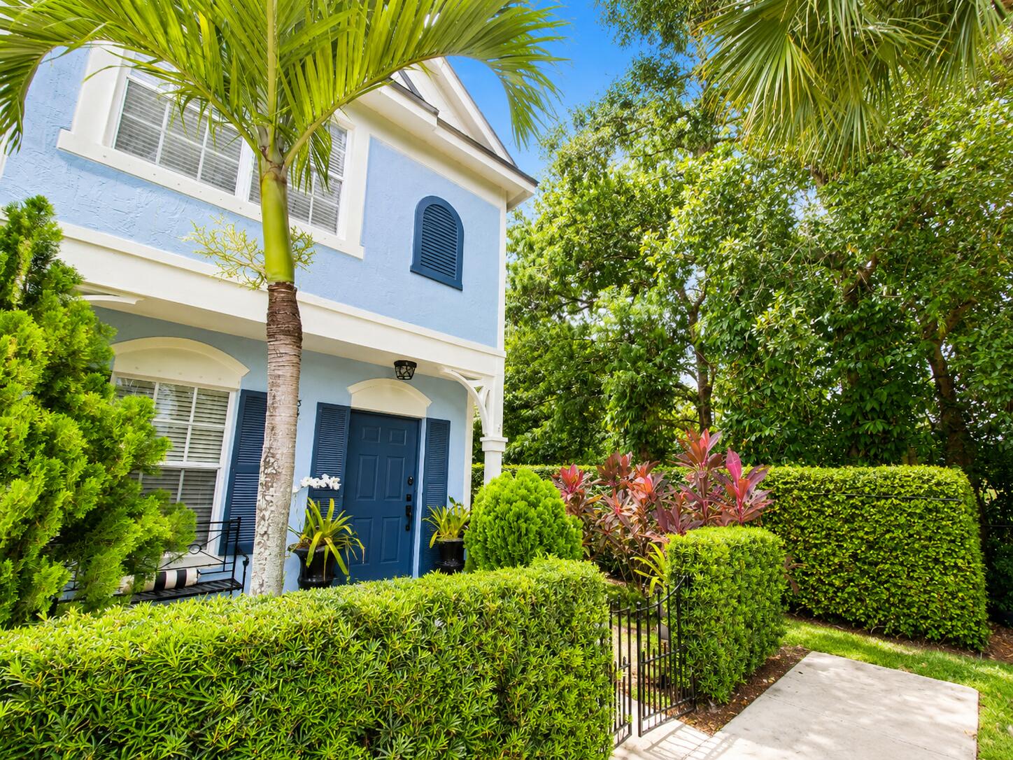 3373 CONFETTI Lane