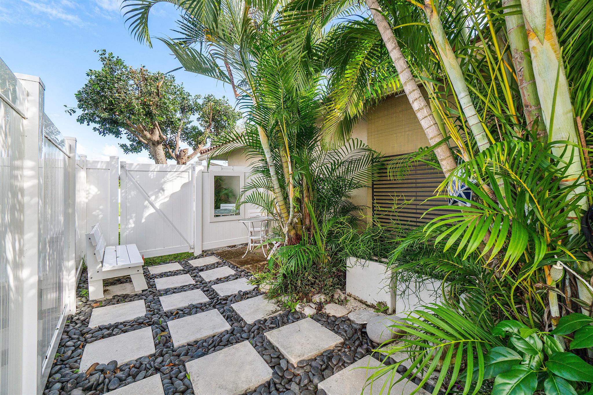 BOCA MADERA - Residential Lease