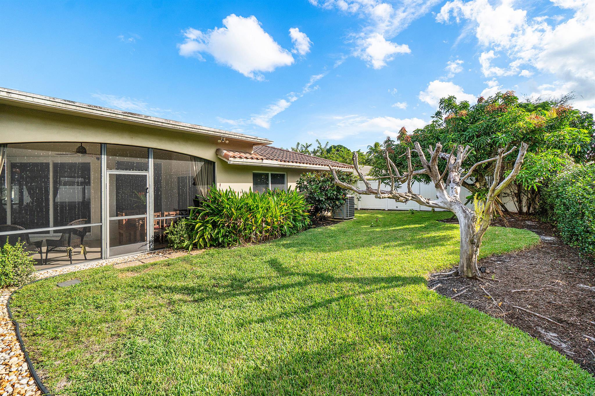 BOCA MADERA - Residential Lease