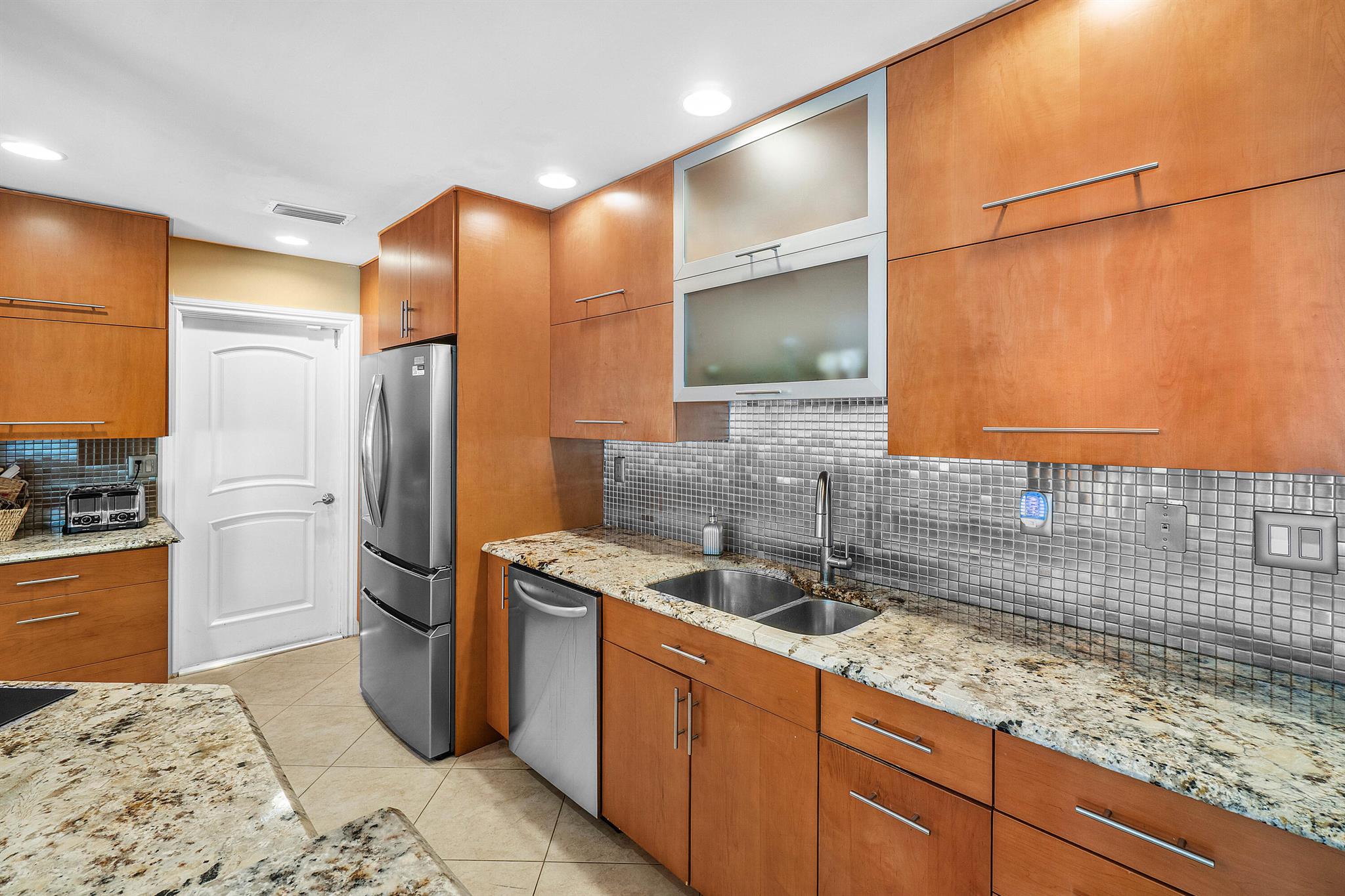 BOCA MADERA - Residential Lease