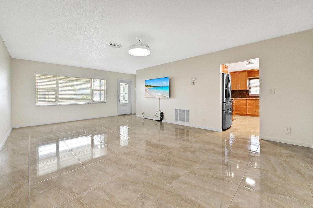 Photo of 2012 SW 17th Avenue, Boynton Beach, FL 33426 (MLS # B26013328)