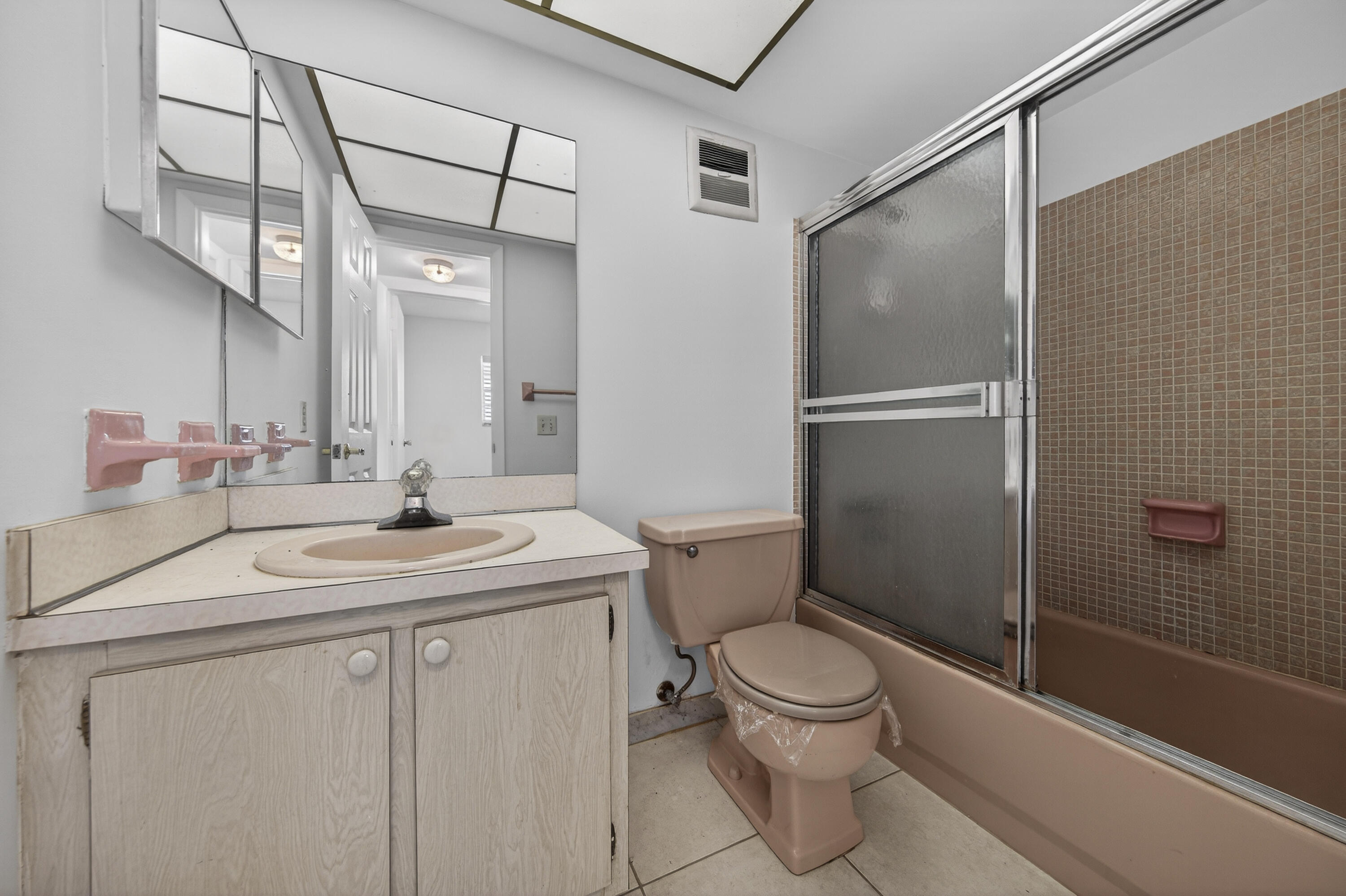 FAIRVIEW IV CONDO - Residential