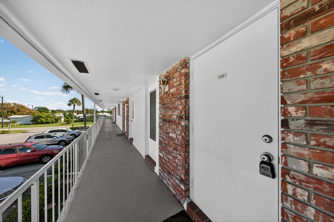 FAIRVIEW IV CONDO - Residential