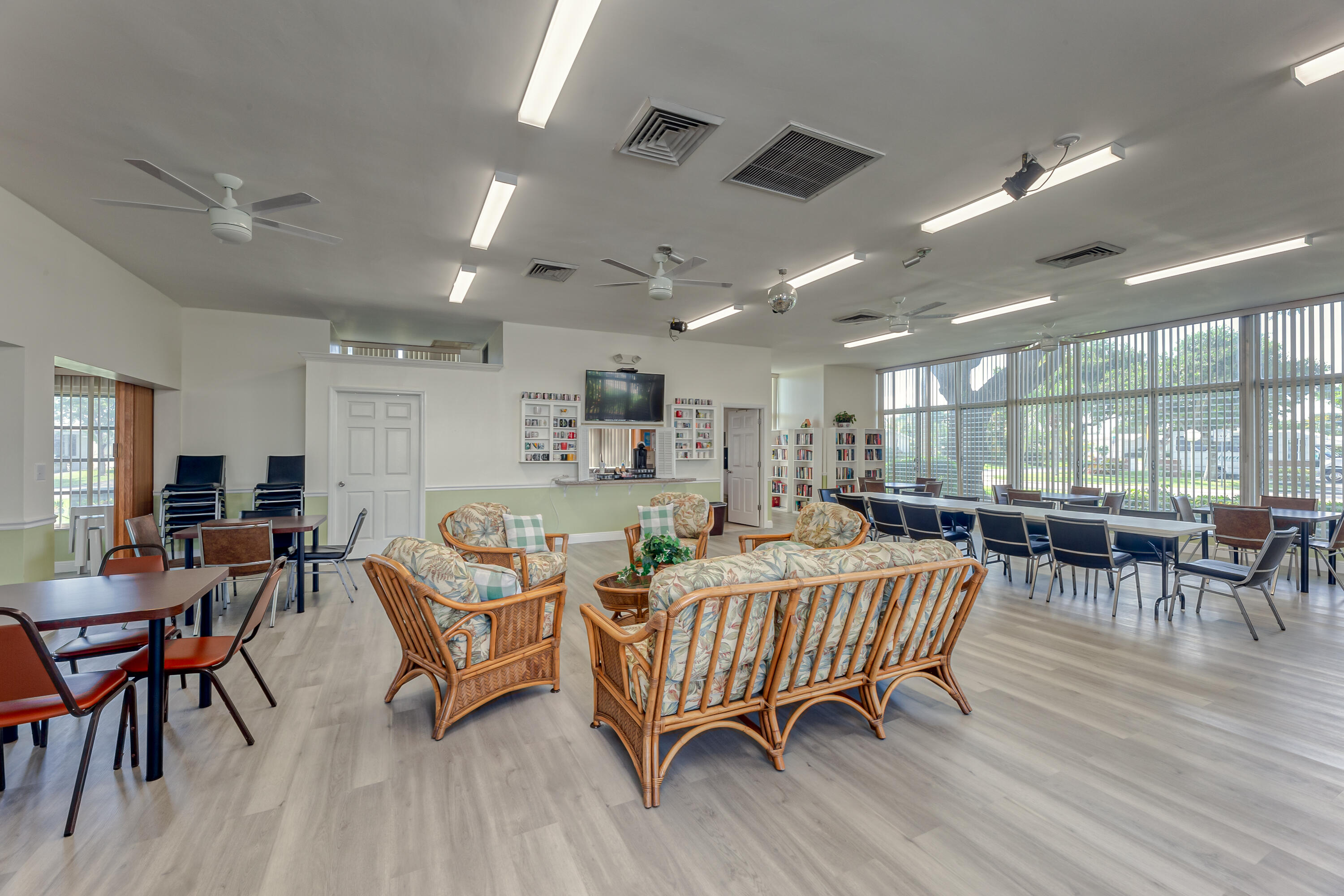 FAIRVIEW IV CONDO - Residential