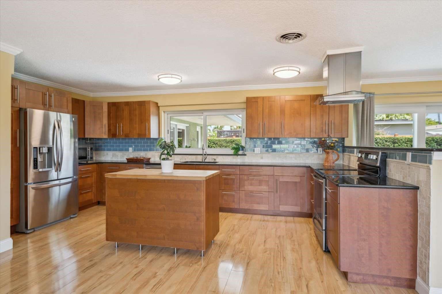 2125 NE 62nd Ct