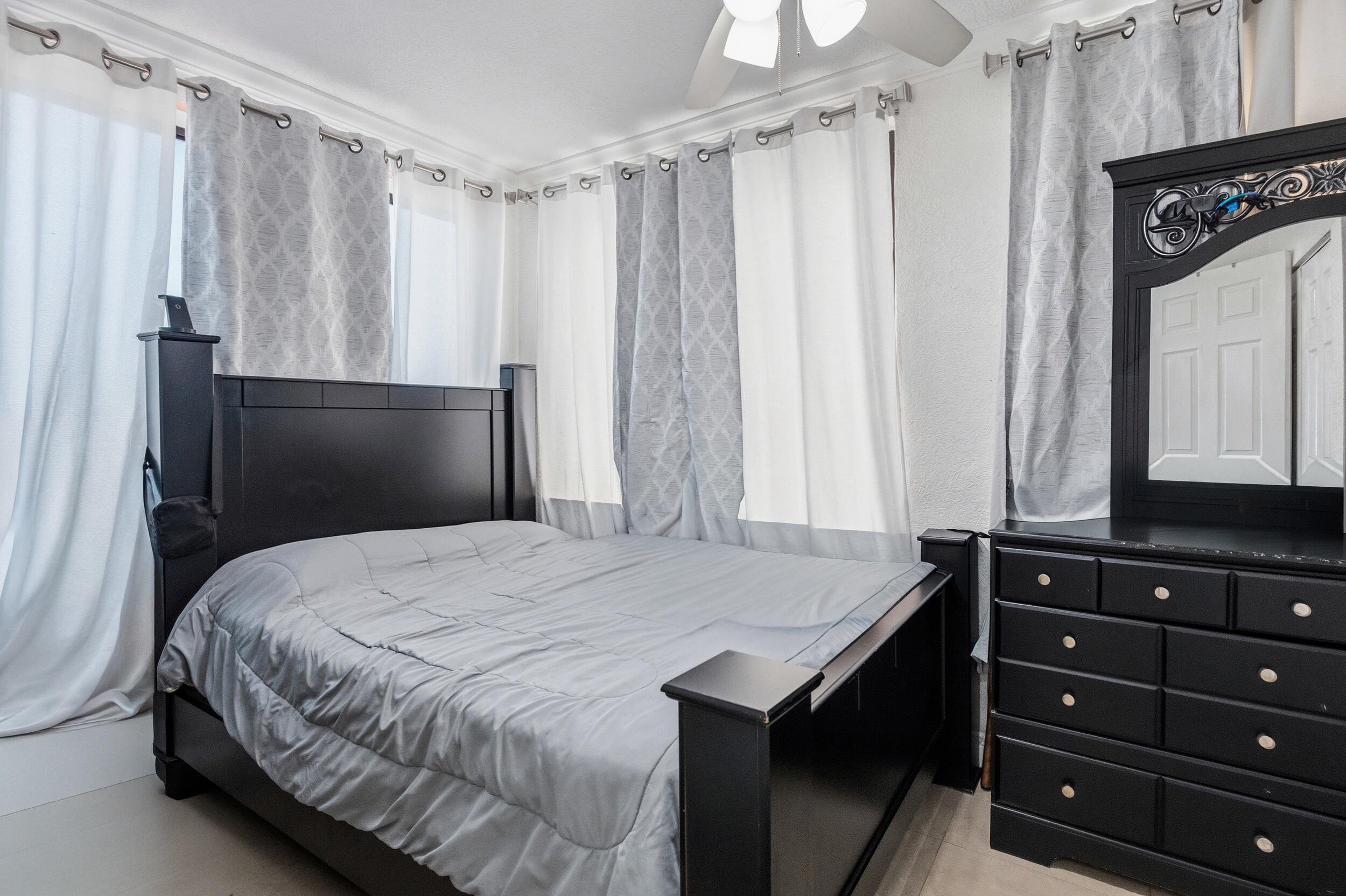 BRADLEY MANOR 3RD ADDN - Residential