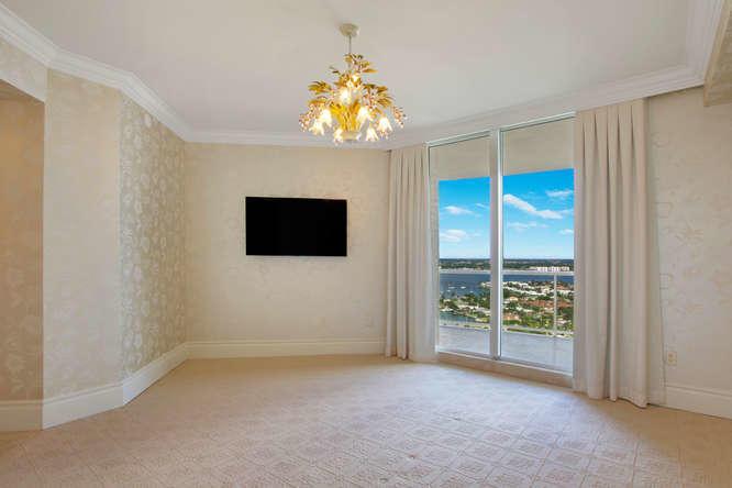 Ritz Carlton Residence - Residential