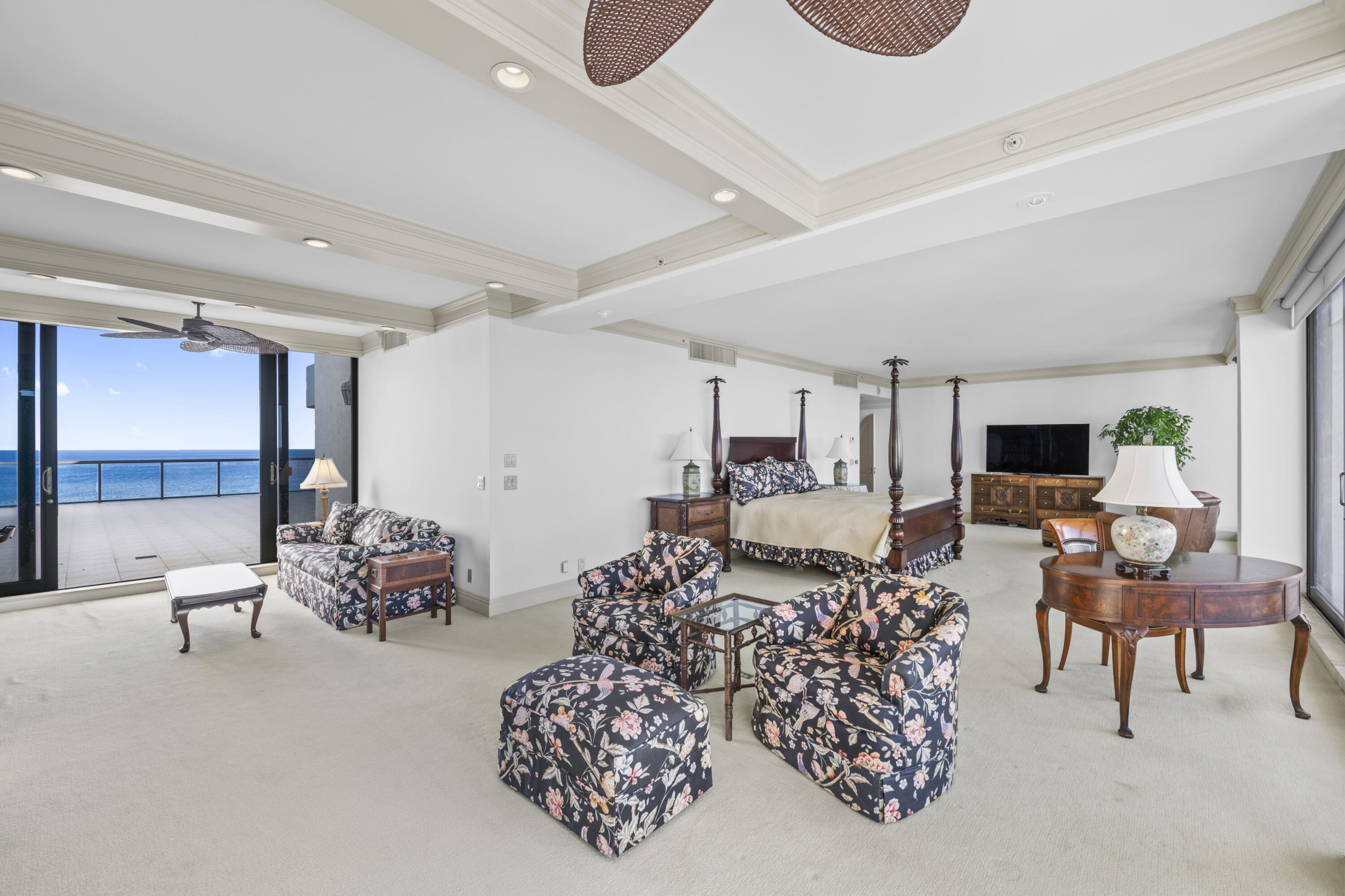 VILLA MAGNA CONDO - Residential