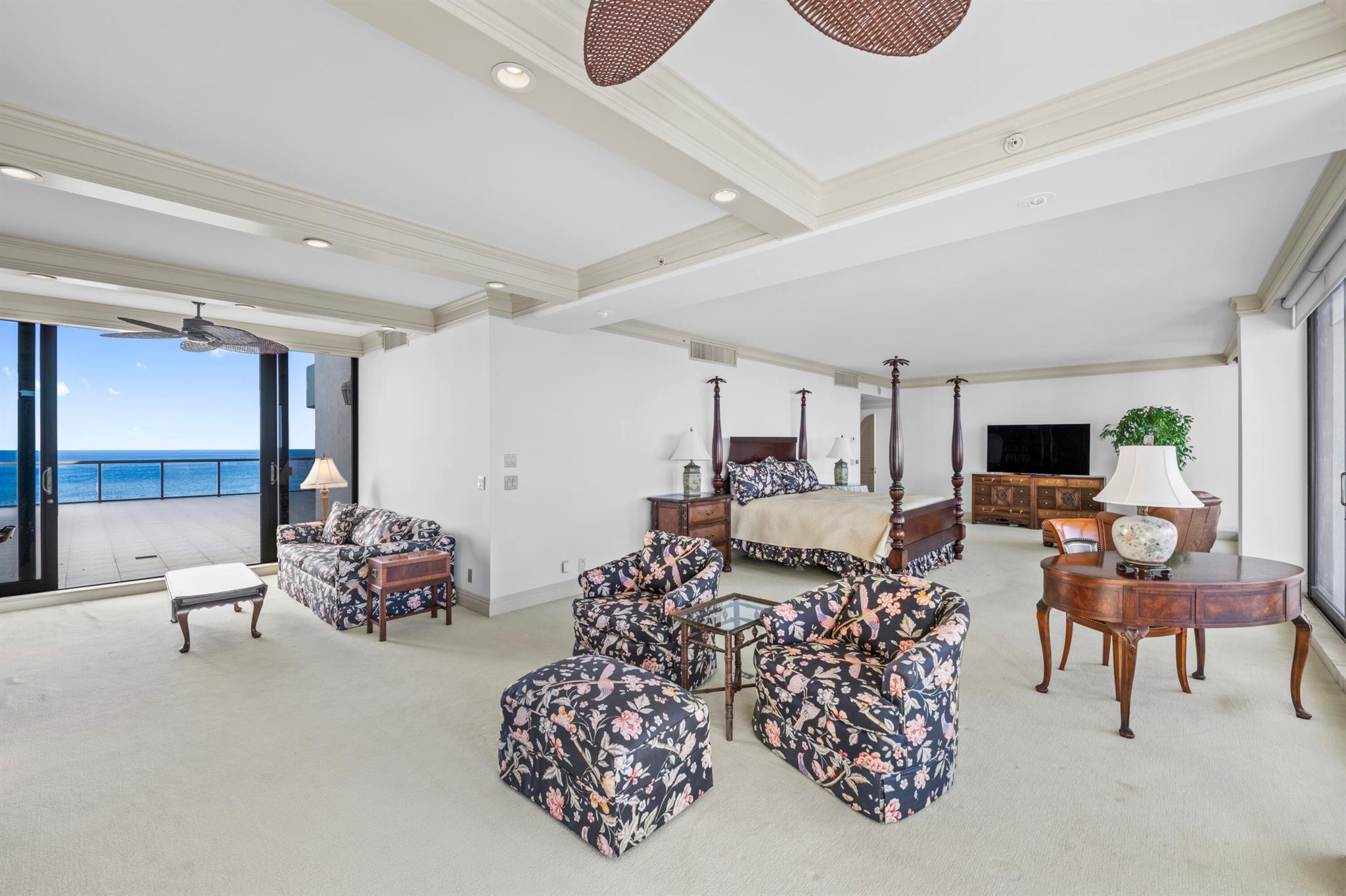 VILLA MAGNA CONDO - Residential