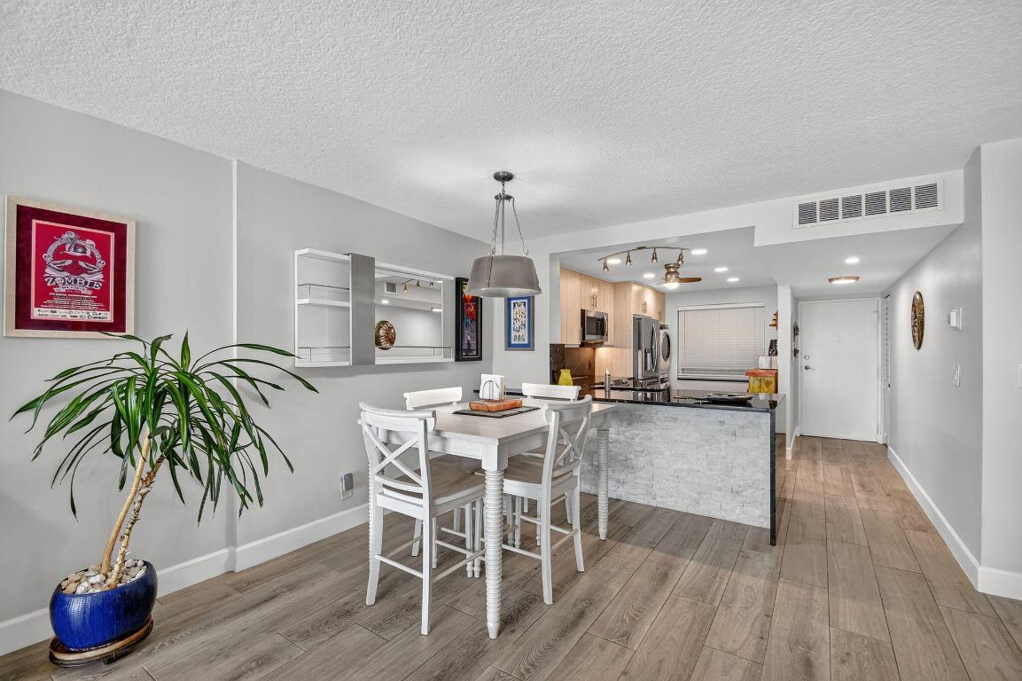 HORIZON WEST CONDO - Residential