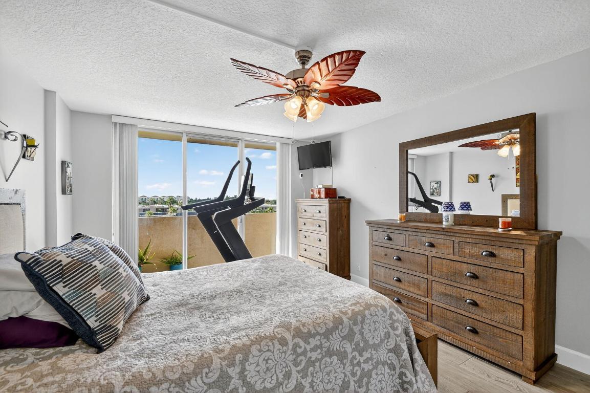 HORIZON WEST CONDO - Residential