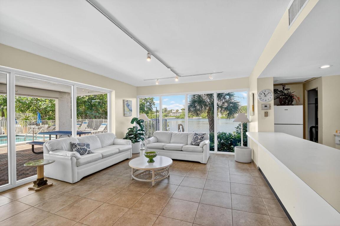 HORIZON WEST CONDO - Residential