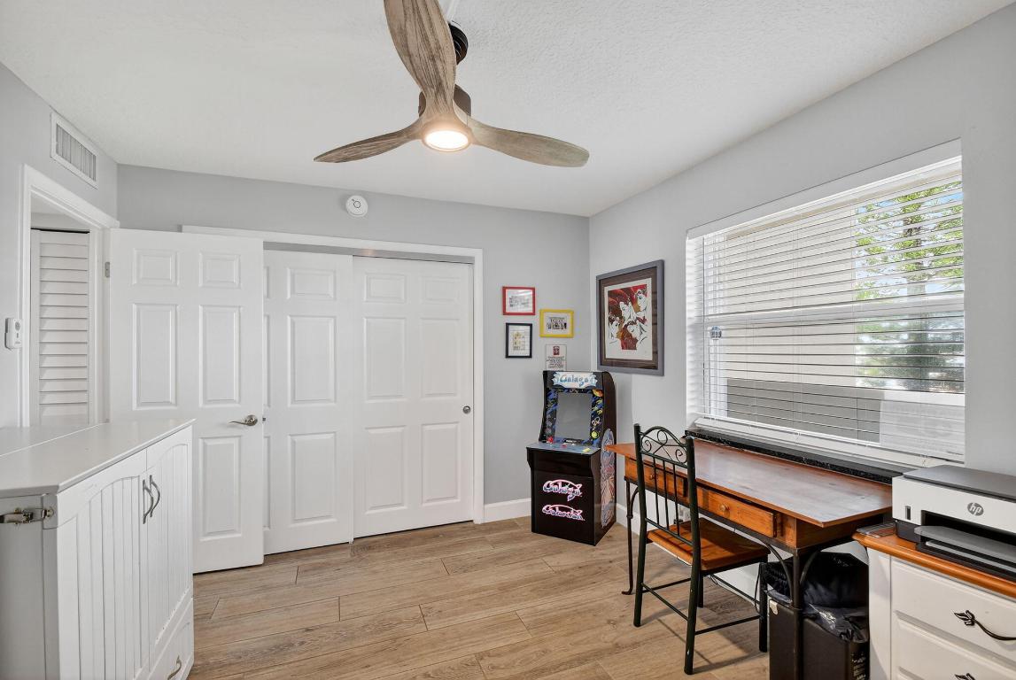 HORIZON WEST CONDO - Residential