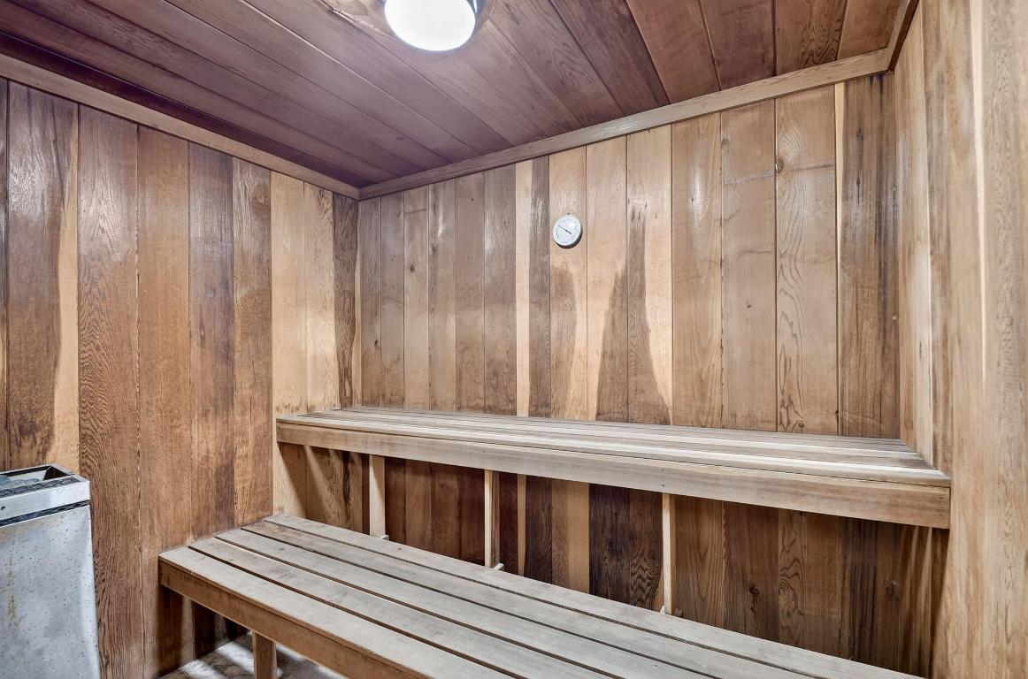 HORIZON WEST CONDO - Residential