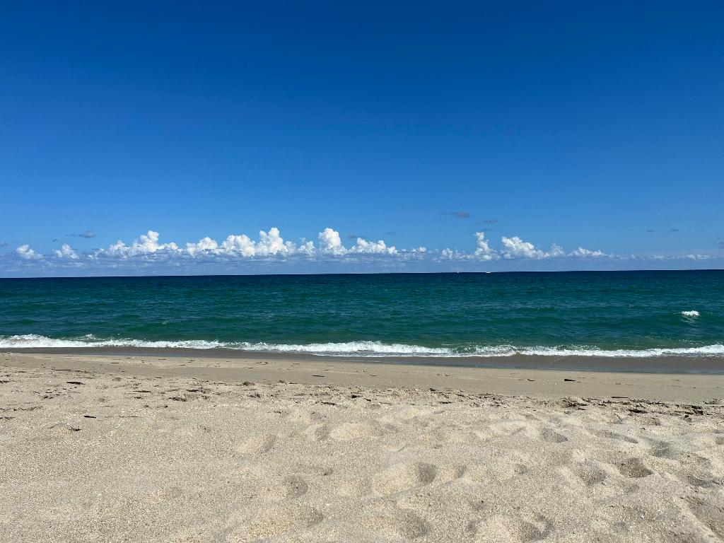 HORIZON WEST CONDO - Residential