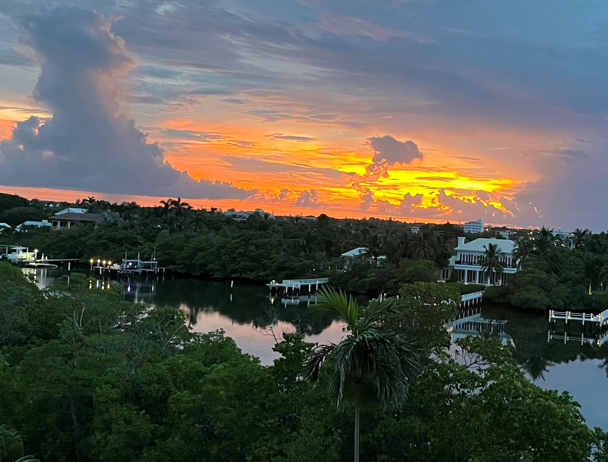HORIZON WEST CONDO - Residential