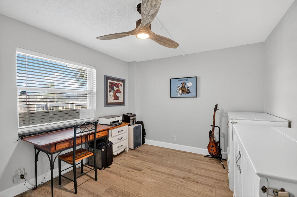 HORIZON WEST CONDO - Residential