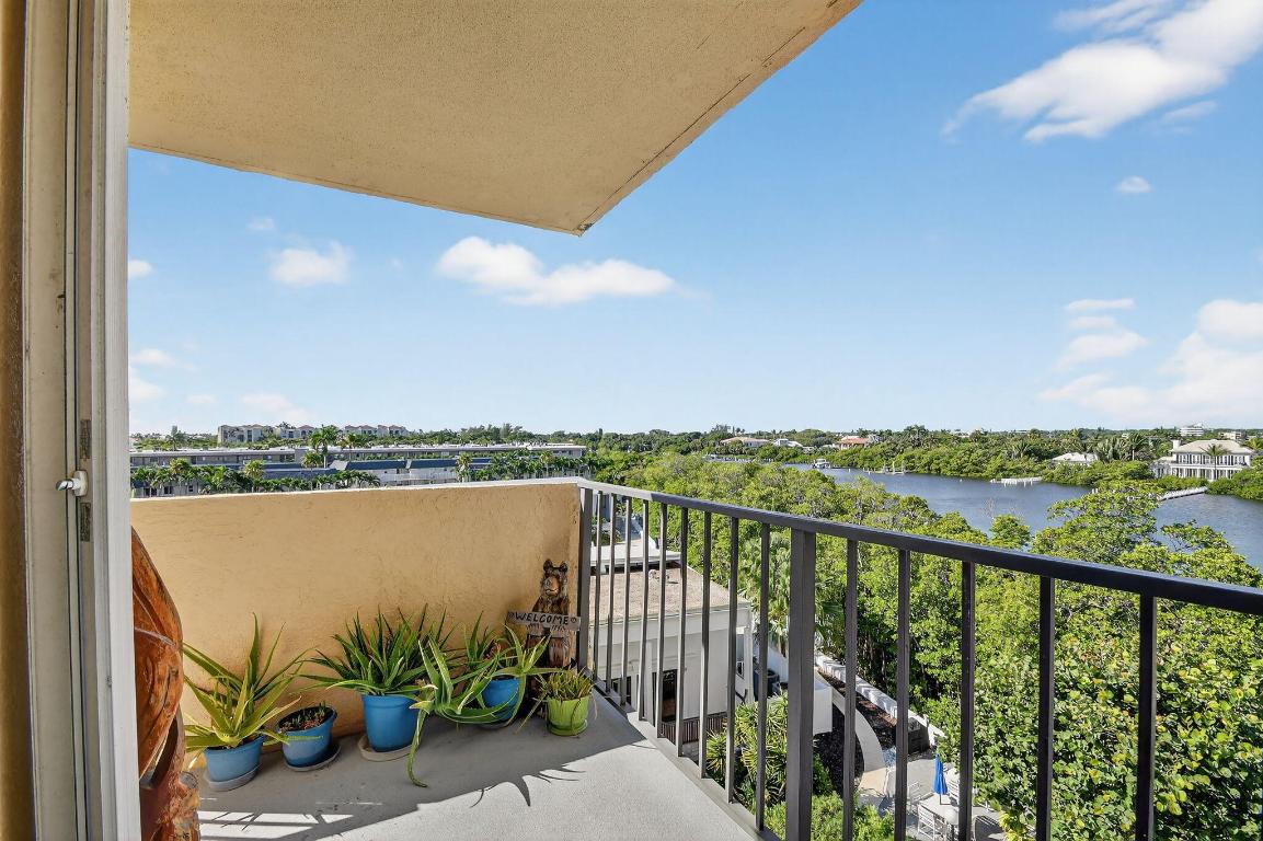 HORIZON WEST CONDO - Residential