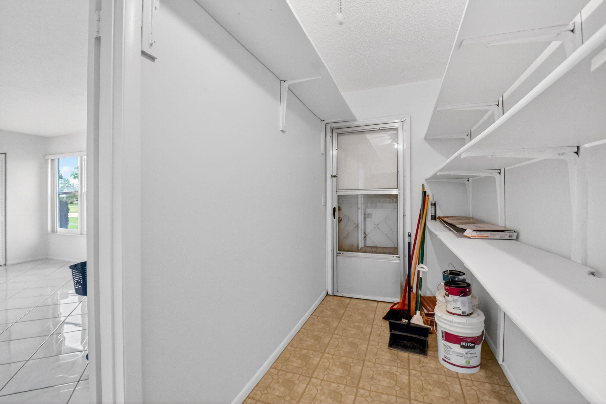 CRESTHAVEN CONDO TOWNHOMES SEC 1 - Residential