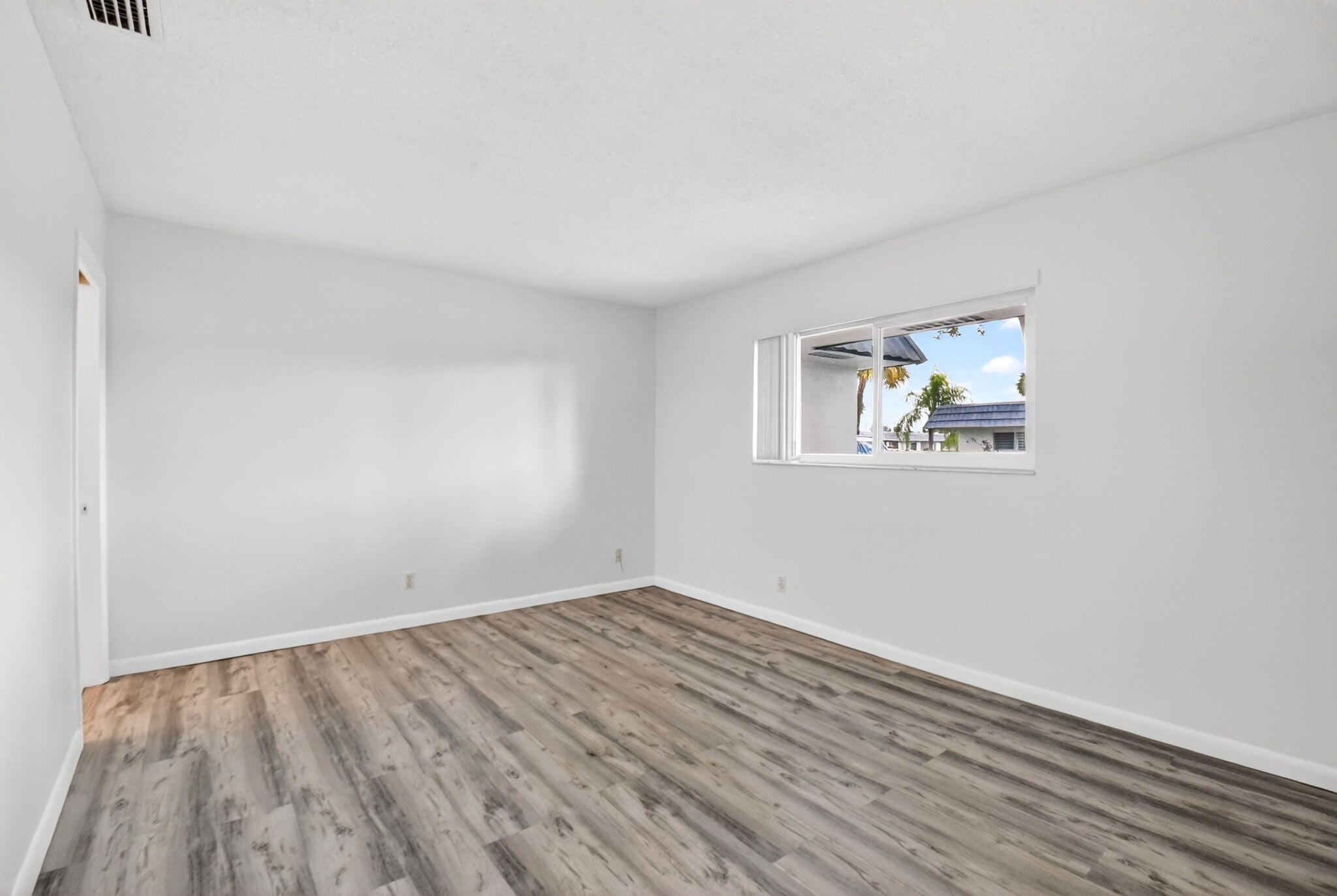 CRESTHAVEN CONDO TOWNHOMES SEC 1 - Residential