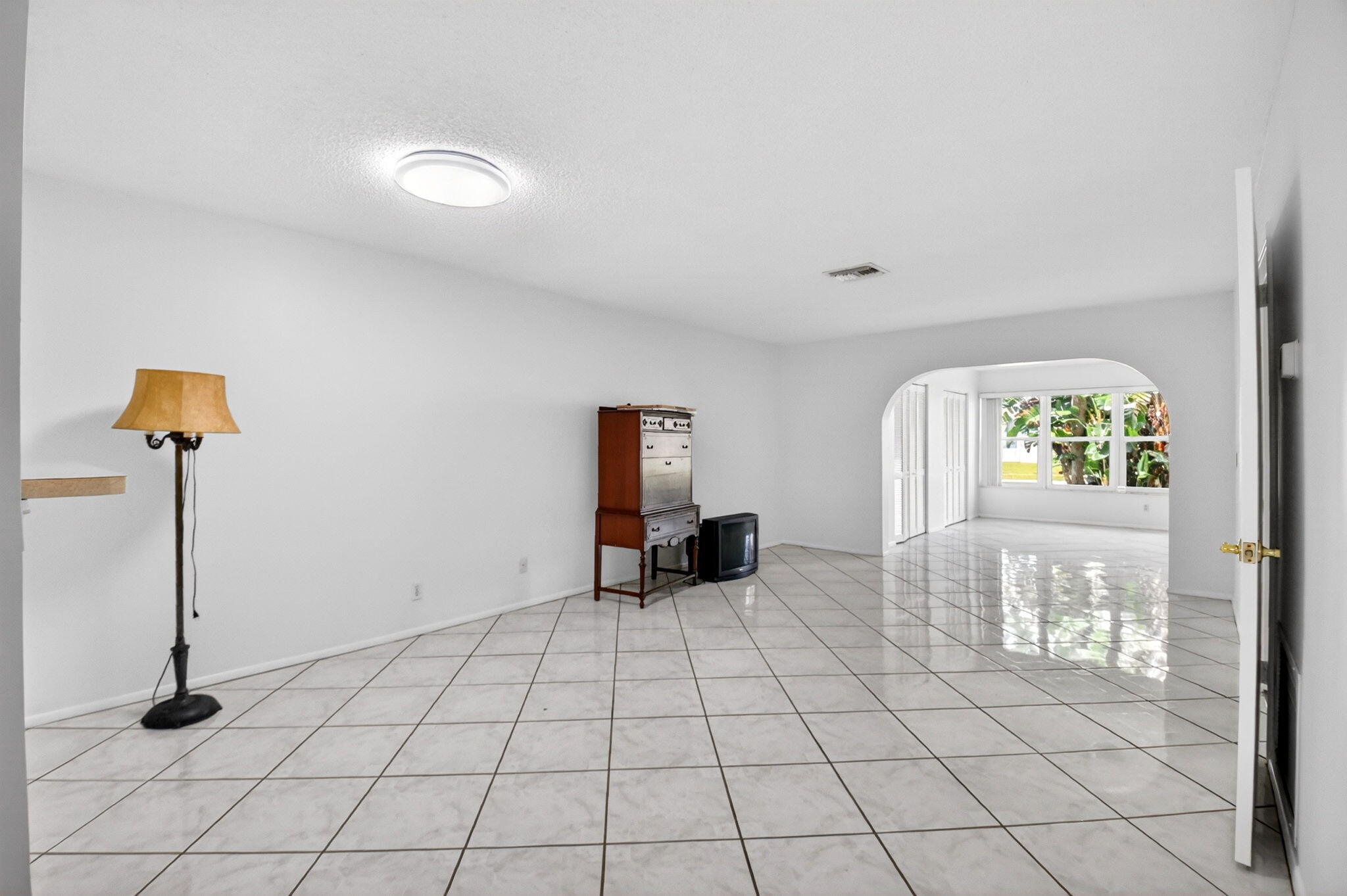 CRESTHAVEN CONDO TOWNHOMES SEC 1 - Residential