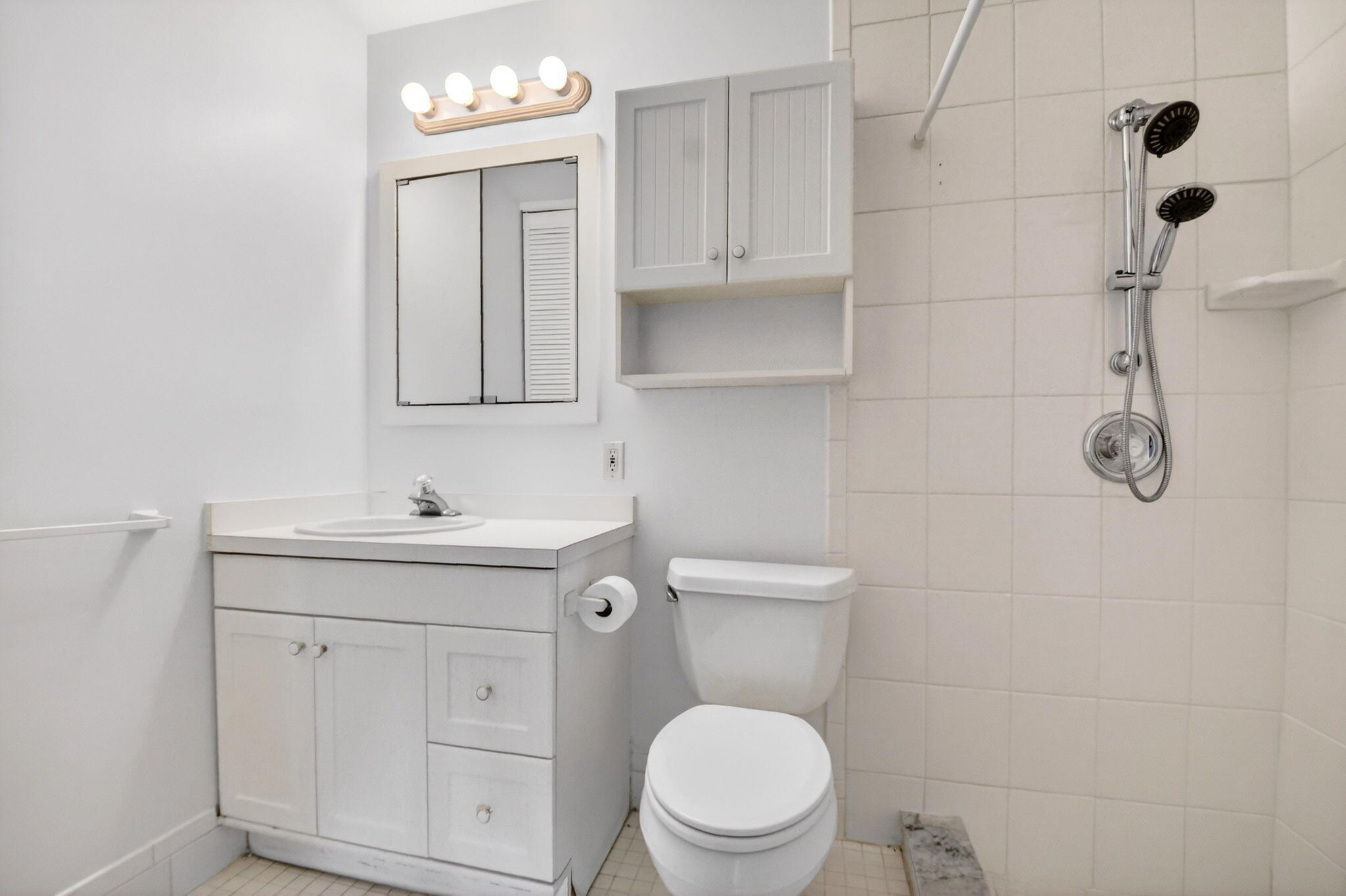 CRESTHAVEN CONDO TOWNHOMES SEC 1 - Residential