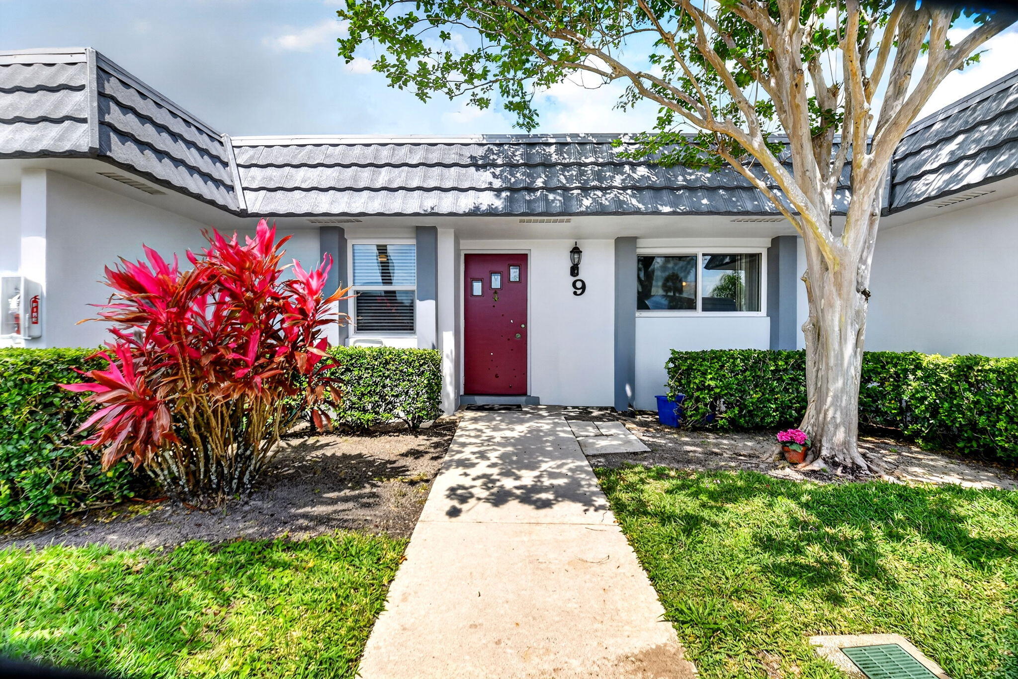 CRESTHAVEN CONDO TOWNHOMES SEC 1 - Residential