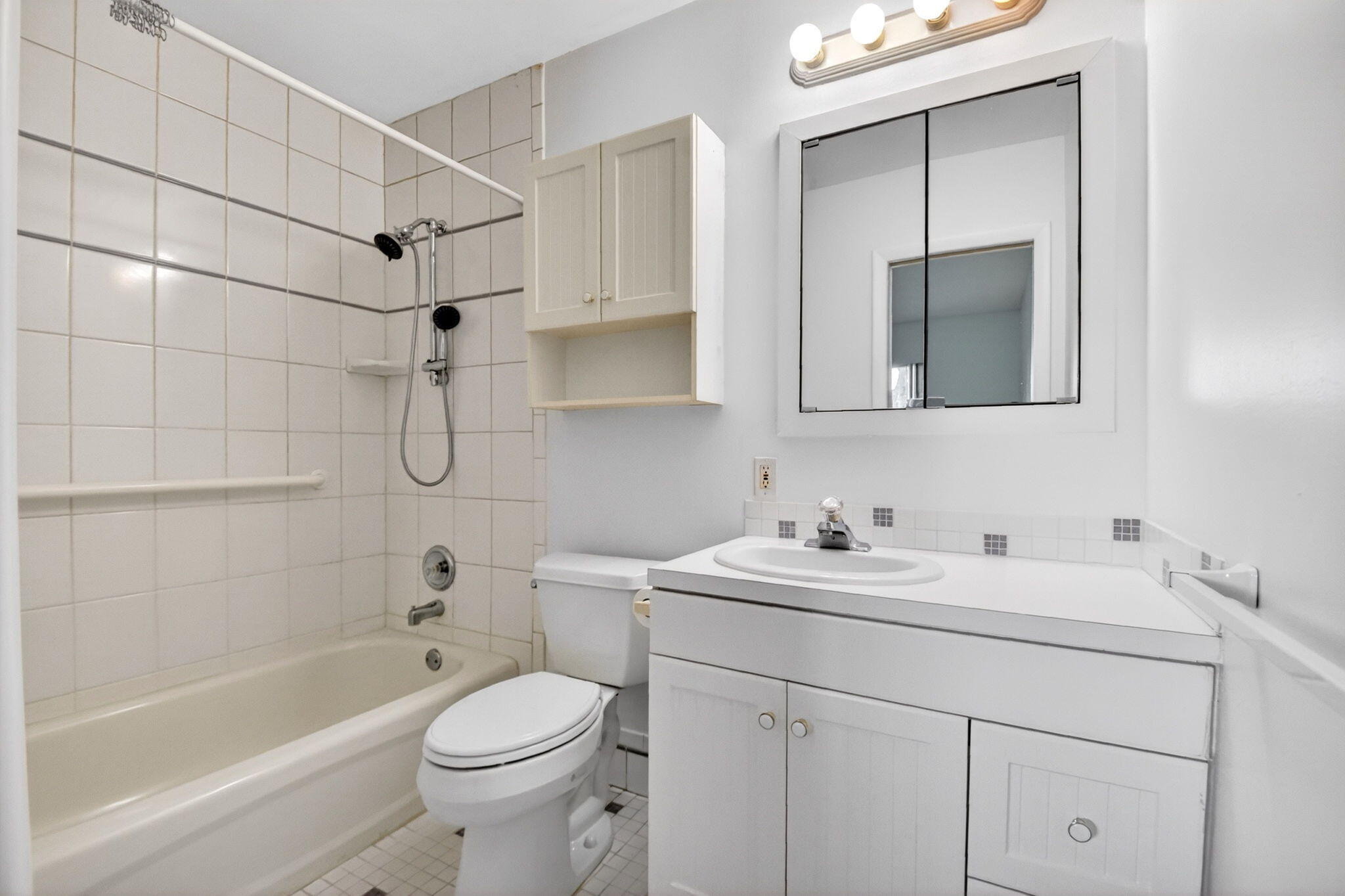 CRESTHAVEN CONDO TOWNHOMES SEC 1 - Residential