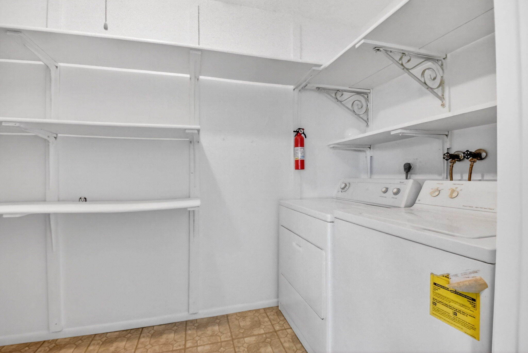 CRESTHAVEN CONDO TOWNHOMES SEC 1 - Residential