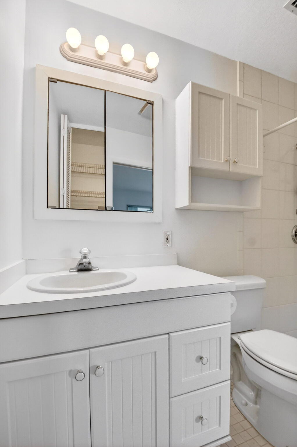 CRESTHAVEN CONDO TOWNHOMES SEC 1 - Residential